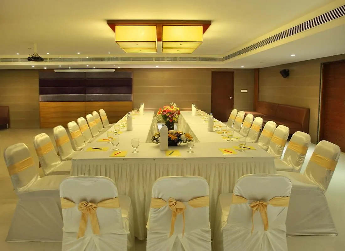 Hotel Jk Park Residency Perambra Mennanyam