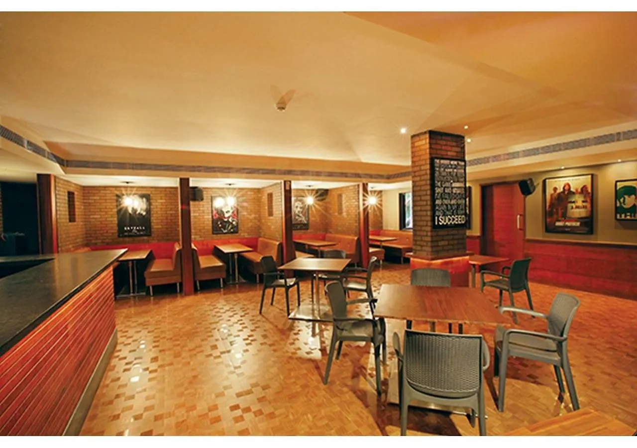 Hotel Jk Park Residency Perambra Mennanyam
